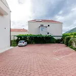 Key Apartment *