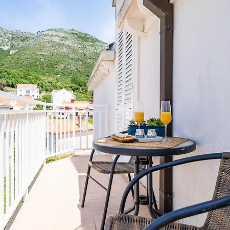 Key Apartment *