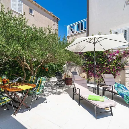 Key Apartment *